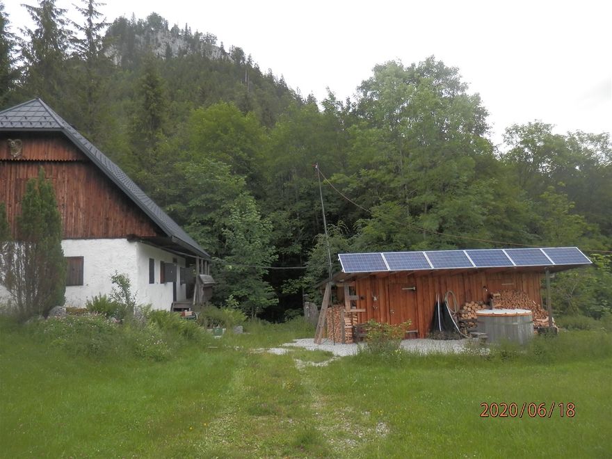 Freizeit-QTH Saileralm, 1200 Wp Photovoltaik + 500 W Wasserkraft. Unter 