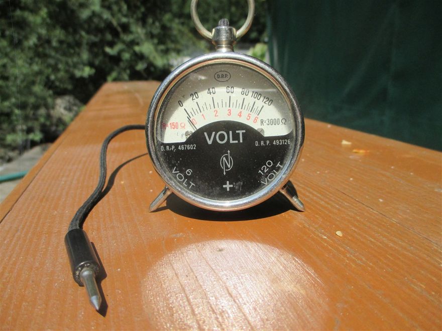 Nich gerade hochohmig: 150 Ohm im 6 V Bereich