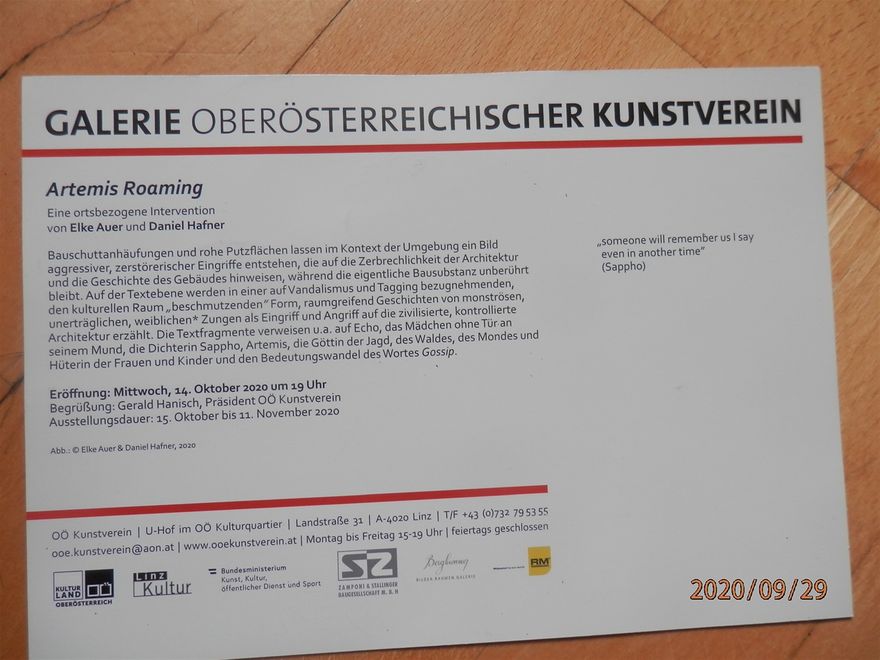 ... und die Beschreibung bzw Erklärung dazu. Sowas MUSS ja mit Steuergeld gefördert werden ! Das erinnert mich an einen Kärntner Künstler namerns Kolig. Der hat jeden Tag auf ein weisses Leintuch geschissen und den Haufen dann fotografiert. Weil jeder anders aussah !