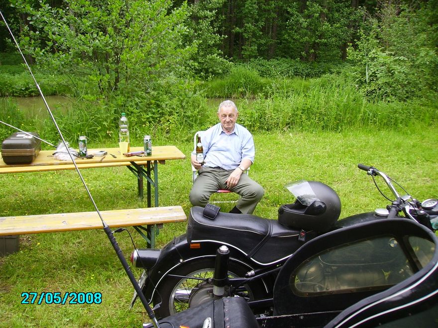 OE5LGL, davor KW-Mobilantenne am Beiwagen