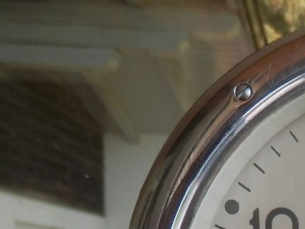 Wenn diese Uhr unter Wasser ist, schaut sowieso keiner mehr hin......