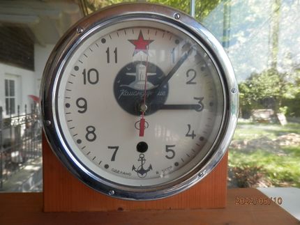 Wenn diese Uhr unter Wasser ist, schaut sowieso keiner mehr hin......